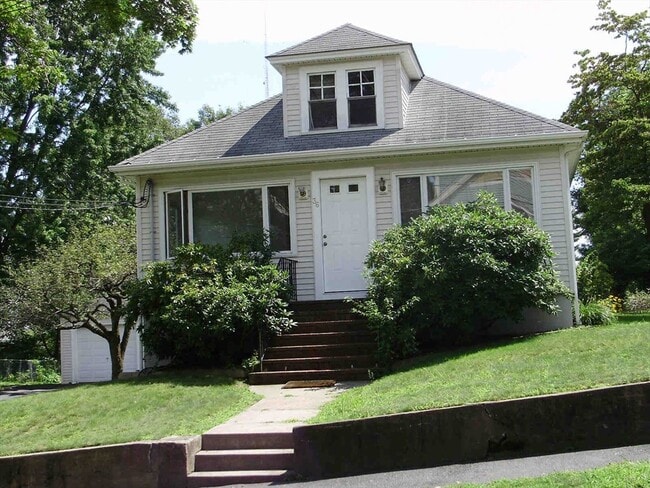 Building Photo - 36 Pennsylvania Ave Unit 2 Rental