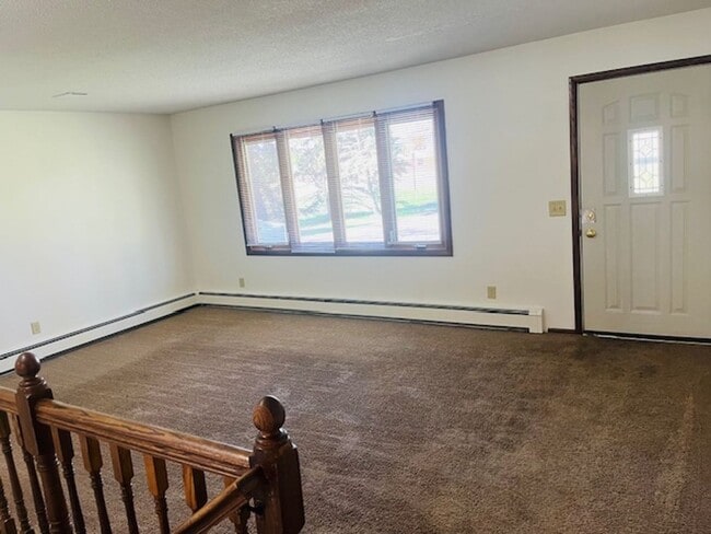 Photo - 4 bedroom 2.5 Bathrooms