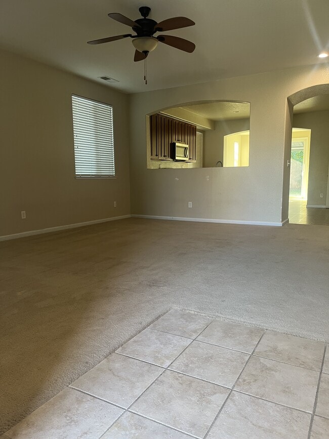 Photo - 3544 Kim Way