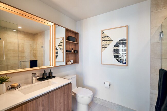 Photo - 338 W Hill St