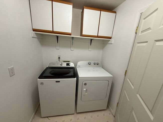 Photo - 2940 W Villard St Unidad H