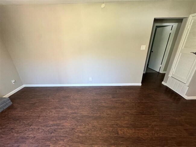 Photo - 2607 Parker Ln
