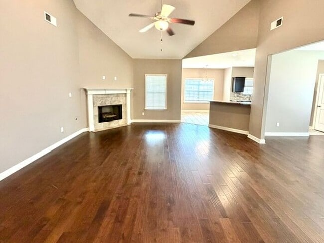 Photo - Now Leasing a 4 bedroom 3 bath home in Olive Branch