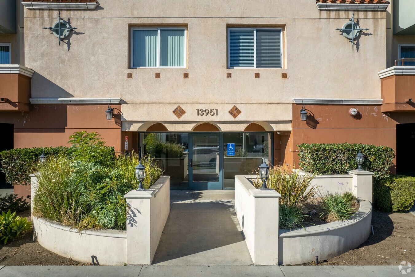 13951 Sherman Way - Casa Marbella