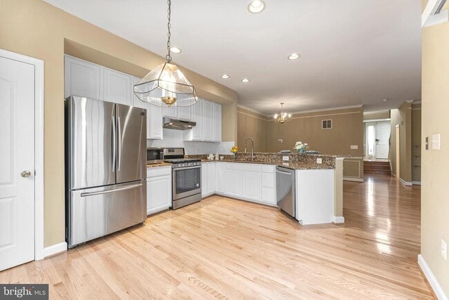 Photo - 6002 St Hubert Ln