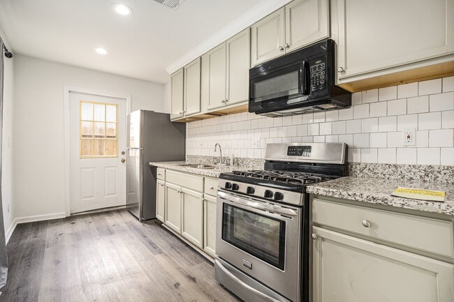 Photo - 2222 Pickerton Dr