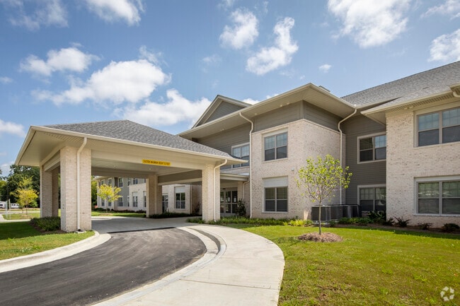 Country Club Estates - Senior Living Center