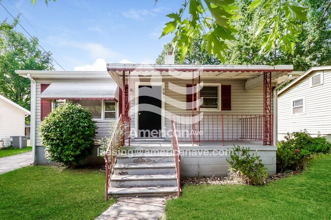 Building Photo - 507 S D Ave