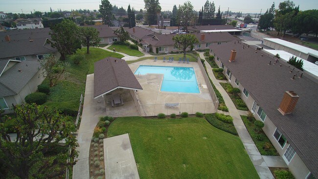 Photo - 319 W Lambert Rd Unit 1