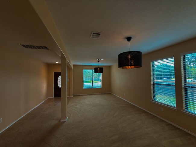 Photo - University Park - 5 bedrooms, 3-1/2 Baths