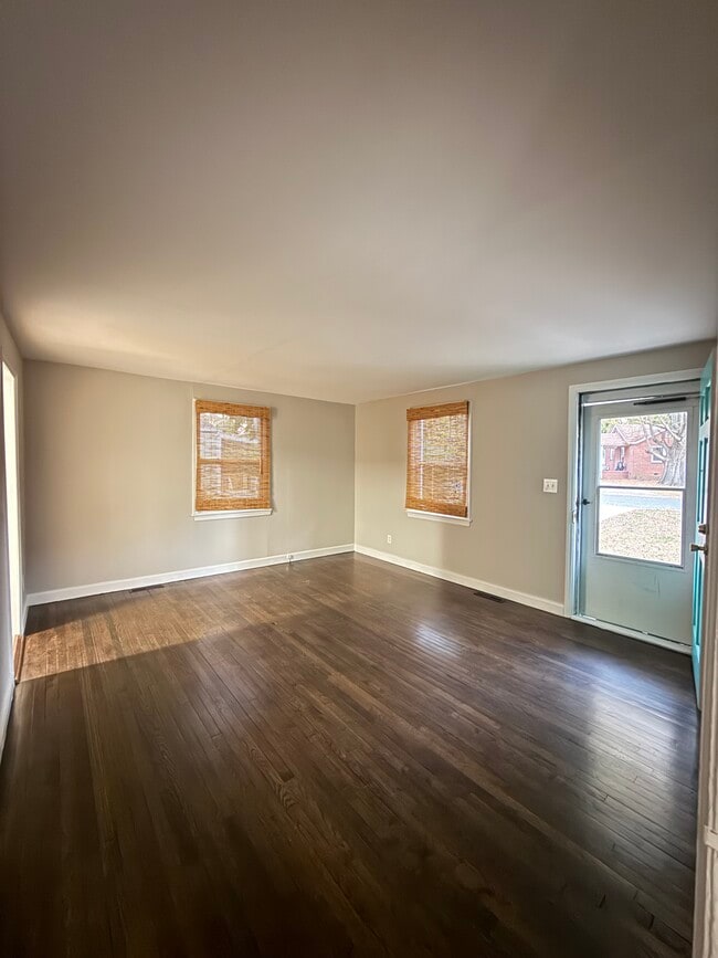 Living Room - 2401 Arden St