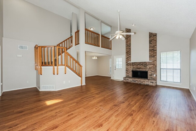 423 Barton Dr