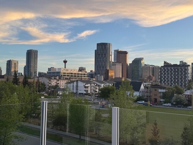 Photo - 224-26A 6a St NE