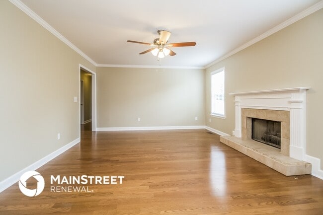 Photo - 2800 Sutherland Dr