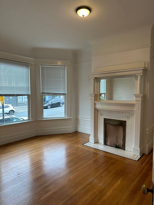 Photo - 1323-25 Unit 1325