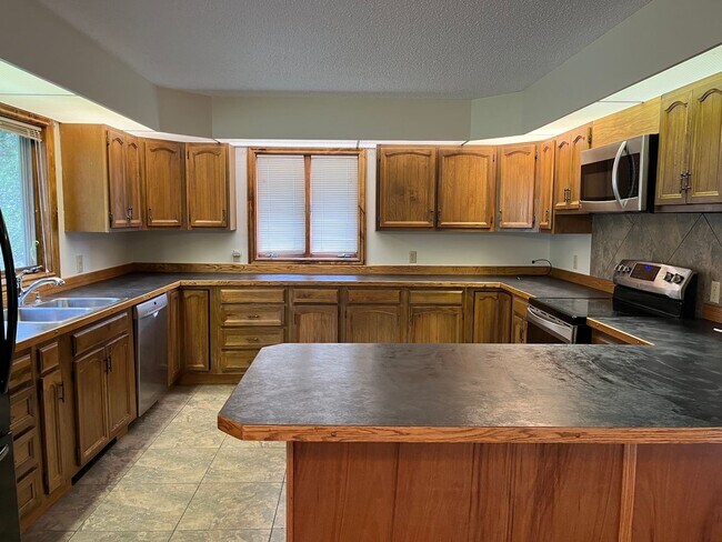 Photo - 3 Bdr, 2 Bath, home in beautiful Shields V...