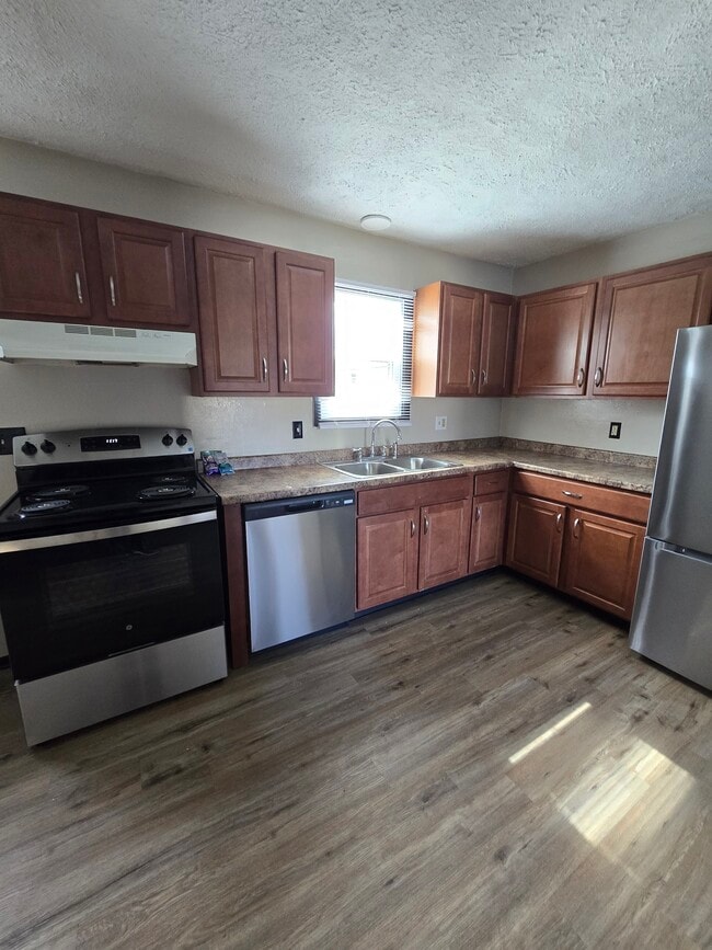 Photo - 1409 E 38th St