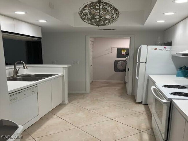 Building Photo - 64 4th St Unit D104