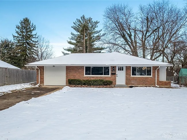 Building Photo - Absolutely Stunning 3BR Ranch in Kettering | Designer Finishes + Huge Backyard