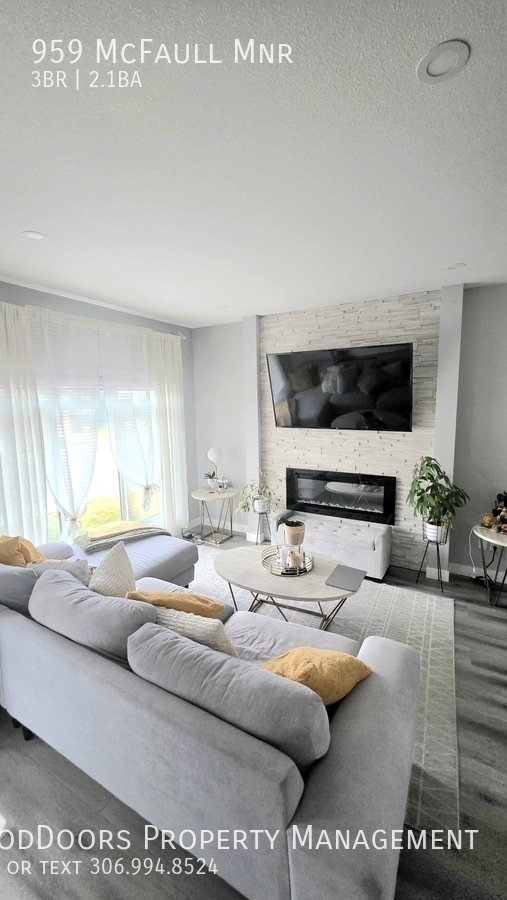 Building Photo - 959 McFaull Mnr