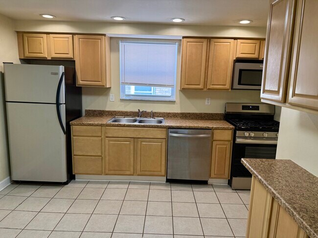 Building Photo - 837 Boggs Ave Unit 2 Rental