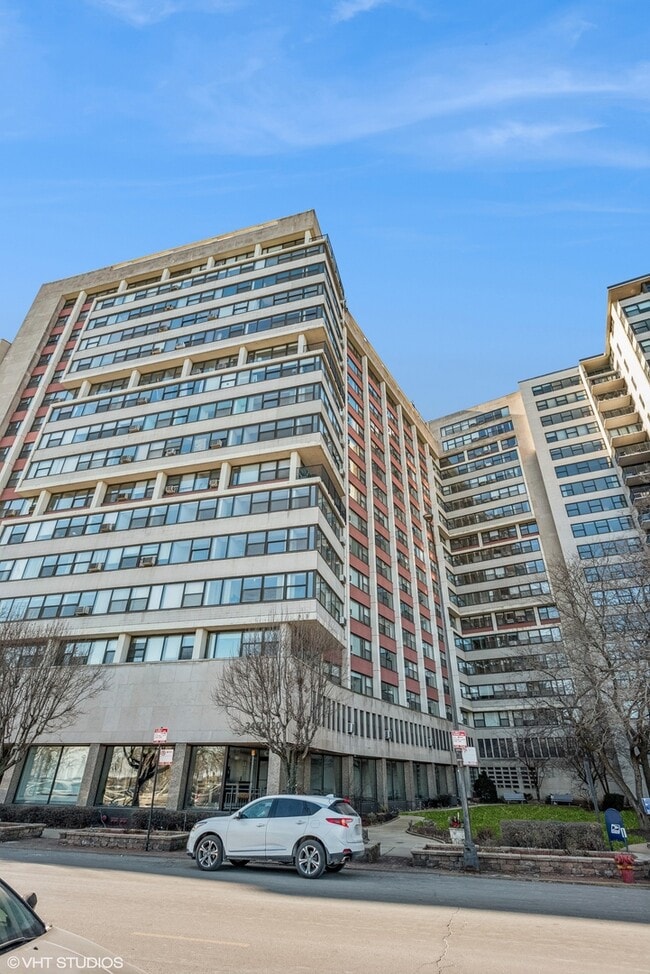 Building Photo - 3420 N Lake Shore Dr Unit 16N