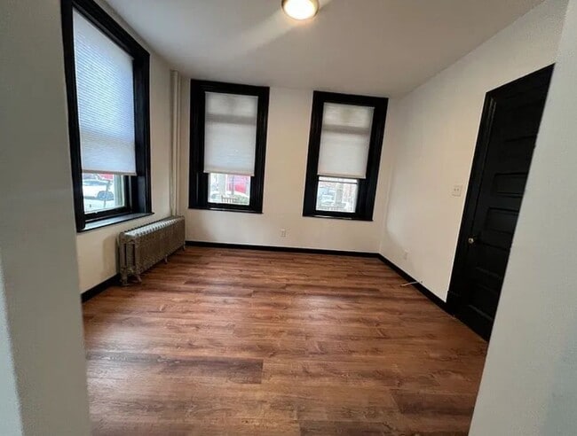 Photo - 31 W James St Unit 1f