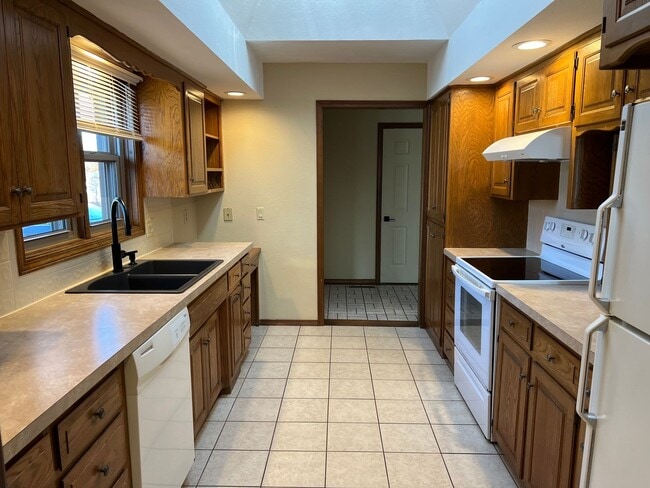 Photo - AVAILABLE NOW! Lakewood Village Duplex