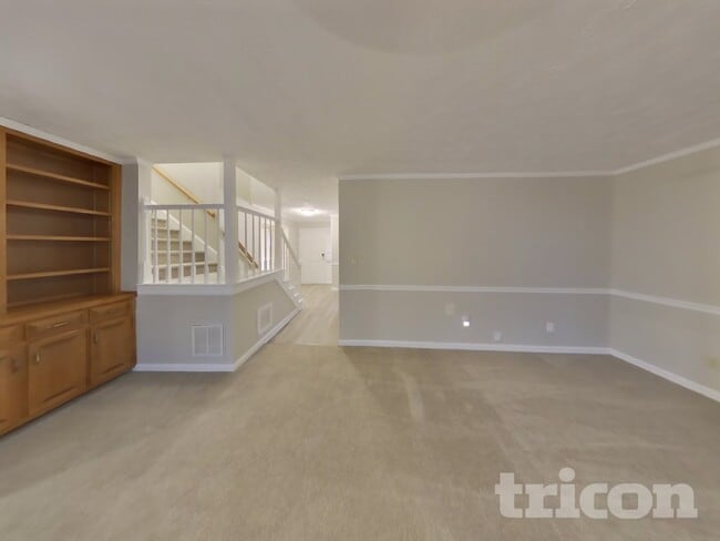 Photo - 305 Woodsong Dr