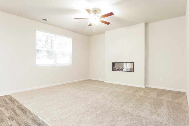 Photo - 199 Hamilton Pointe Dr