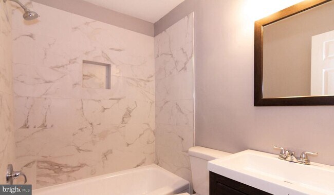 Photo - 3235 Ely Pl SE