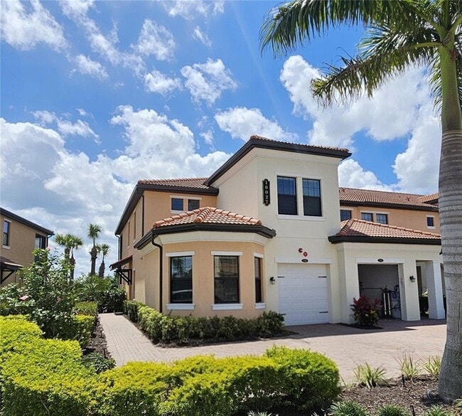 Building Photo - 10027 Crooked Crk Dr Unit 101