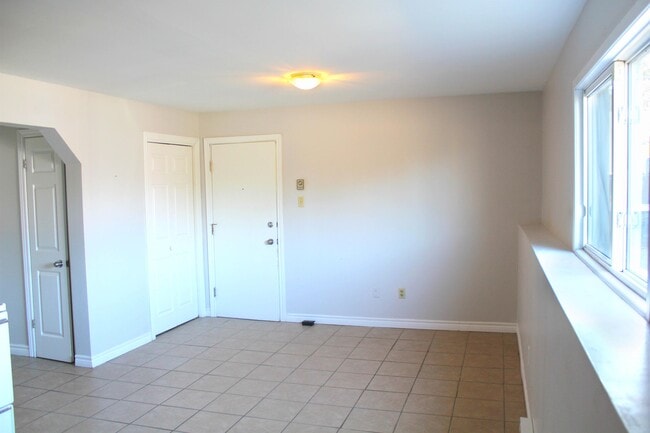 Photo - 6 Kingsview Ct Unit 2
