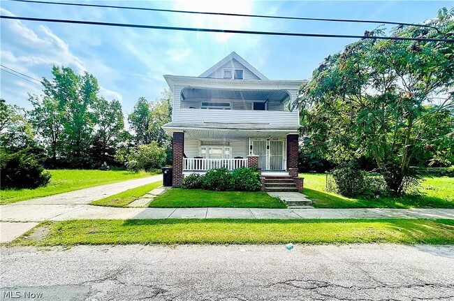 Duplex in Quiet Neigborhood - 9818 Aetna Rd House Unit Up