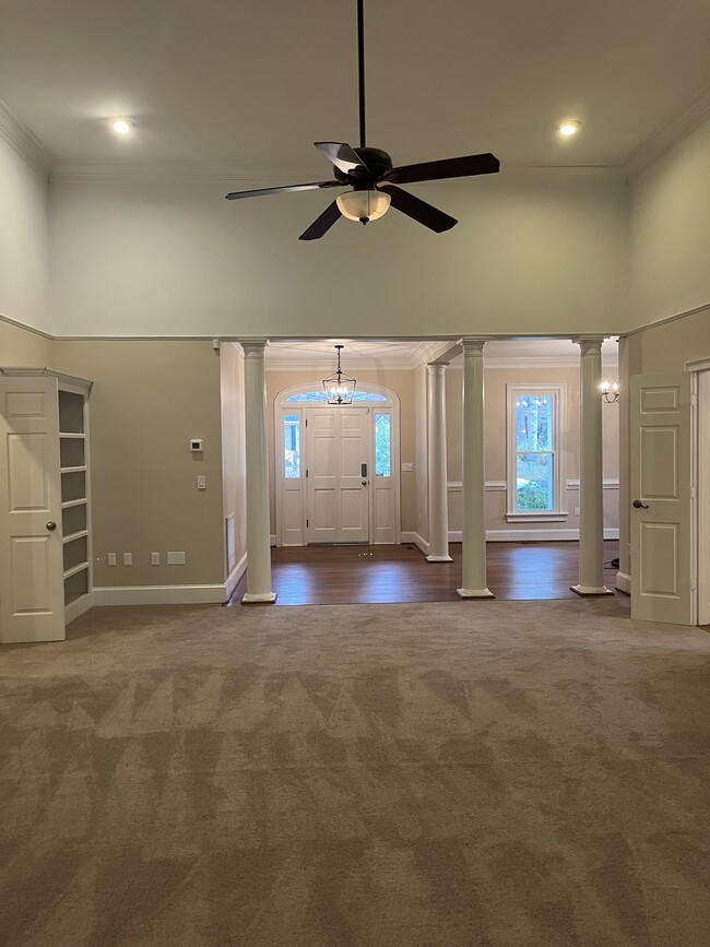 Photo - 224 Muirfield Ct E