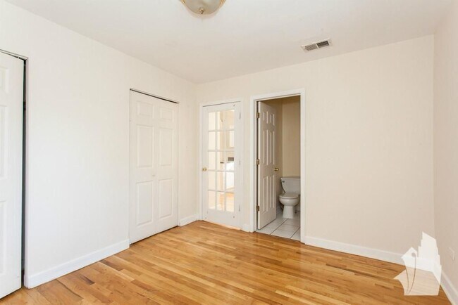 Photo - 1101 W Wellington Ave Unit 1101-1