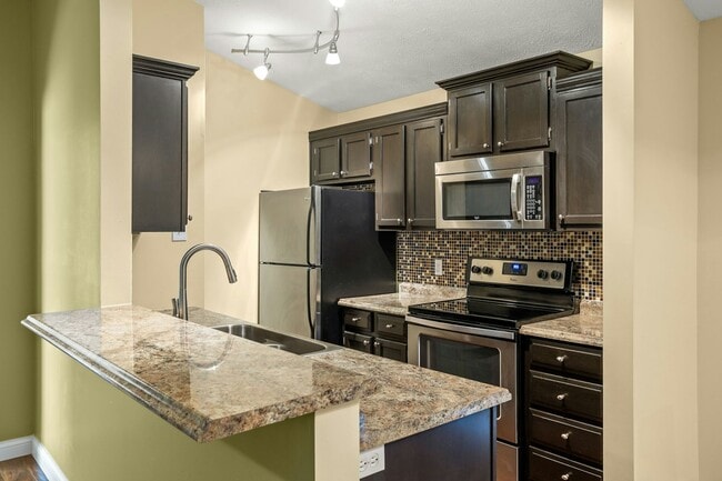 Building Photo - 4530 Village Ct Unit 5