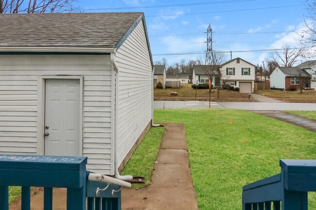 Photo - 2405 Edmonton Rd