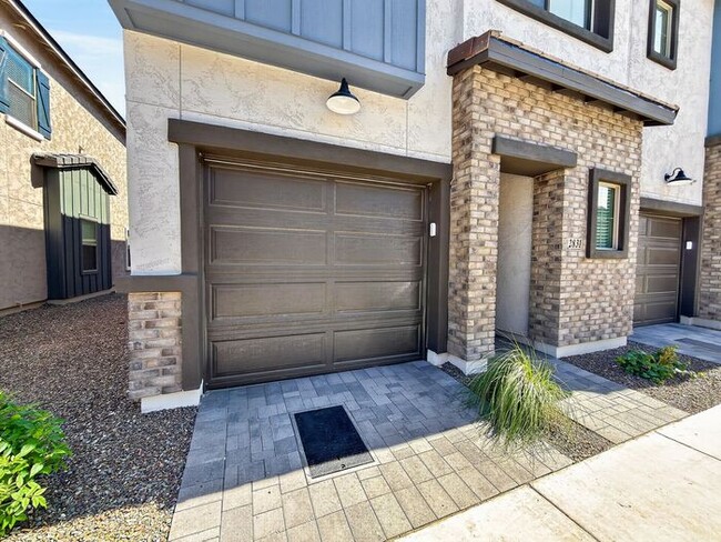 Photo - Stunning New 3Beds/2.5Bath Townhome in Phoenix, AZ!