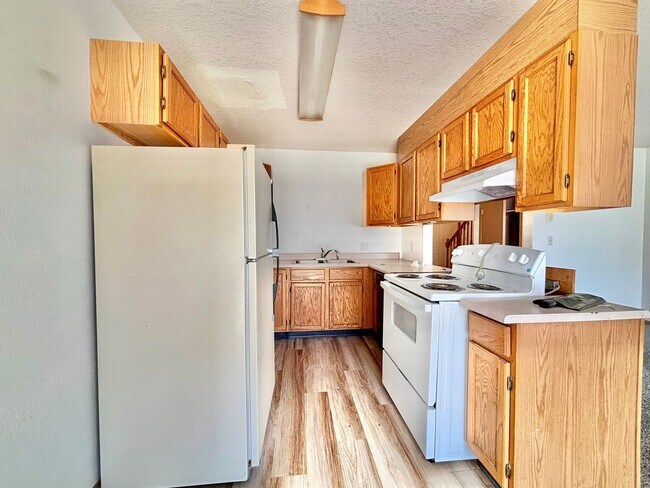 Photo - 221 Spooner Rd