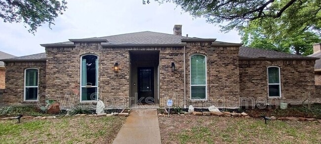 Building Photo - 3321 Heather Hill Dr