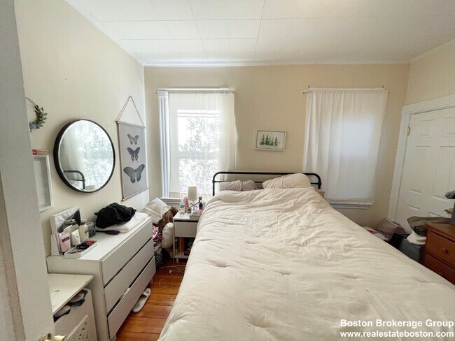 Photo - 106 Buttonwood St Apartments Unit 1