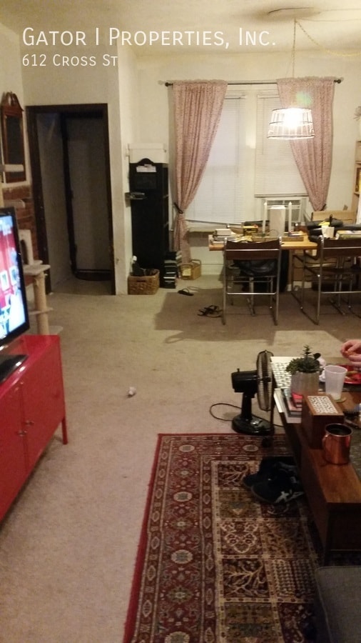 Photo - 612 Cross St