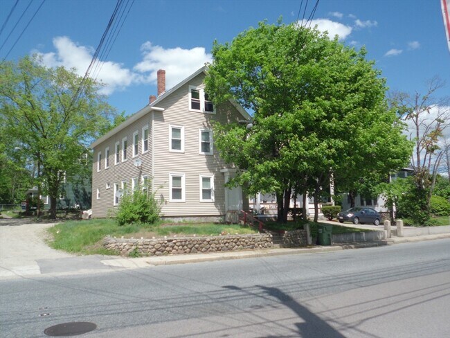 Building Photo - 25 Douglas St Unit 2