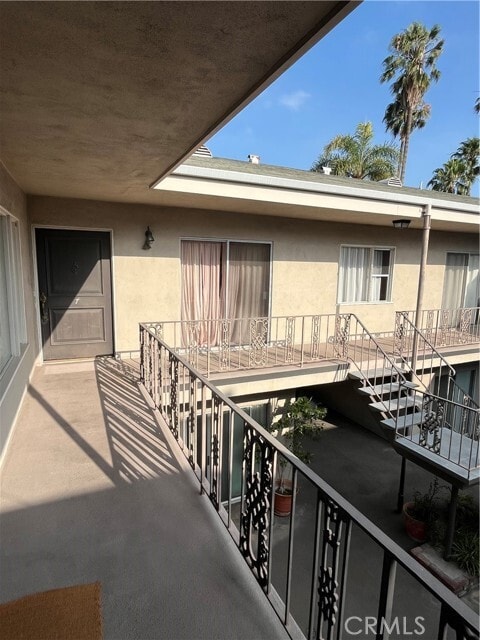Photo - 837 S Windsor Blvd Unit 7