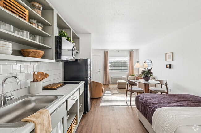 Legacy - Studio - 760SF - Kitchen