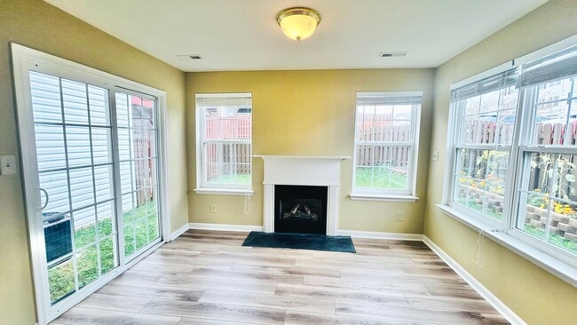 Photo - FREDERICKSBURG - SALEM FIELDS - SPACIOUS FRESH TOWNHOUSE