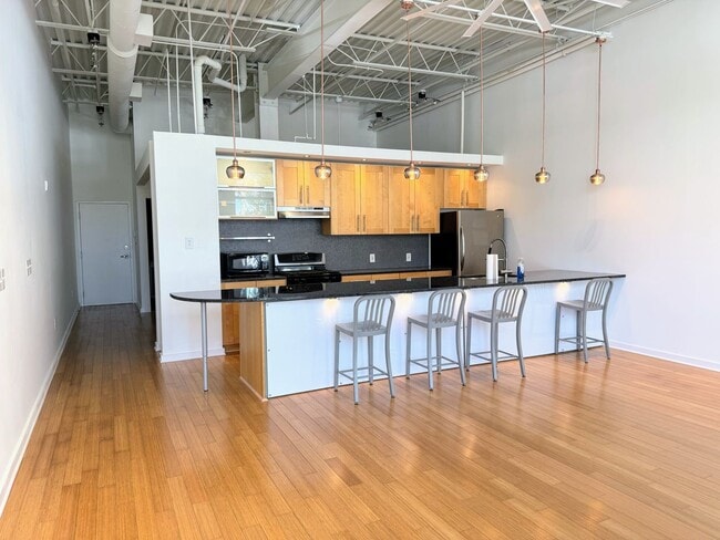 Photo - 1 BED | 1 BATH | MODERN CONDO with PARKING SPACE | MIDTOWN