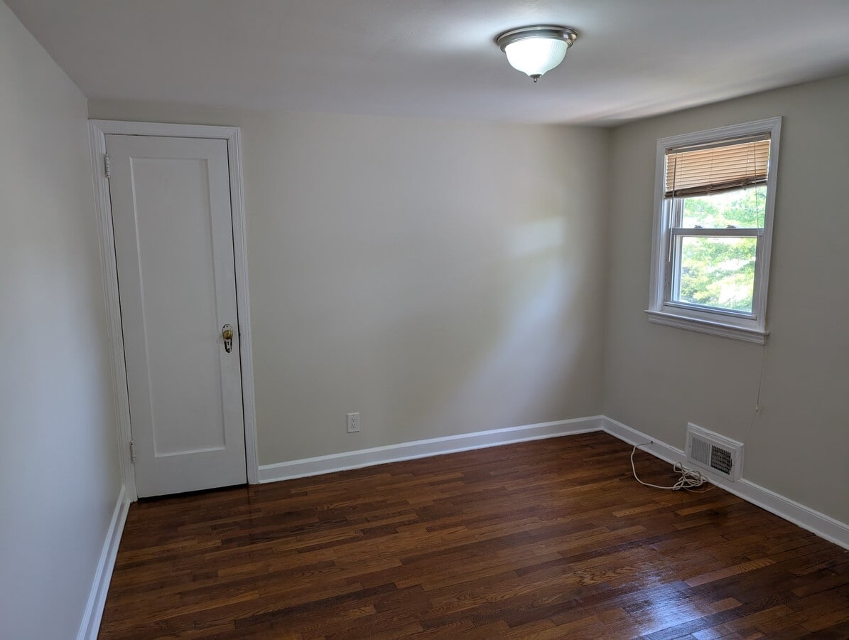 Photo - 2563 Hawthorne Ave Unit 1