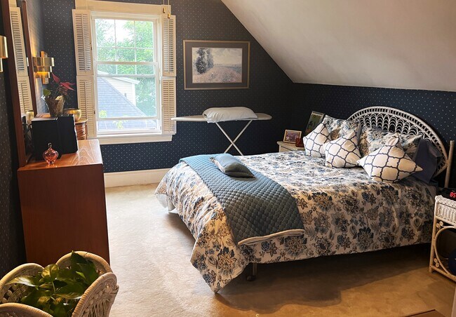 Photo - 612 Beacon St Unit Apartment